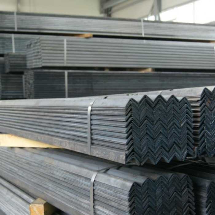 Уголок горячекатаный равнополочный 75х75х8 мм 12 м